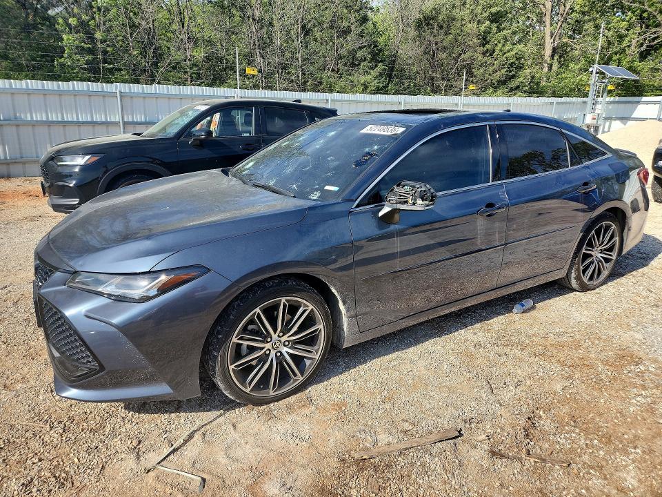 52249536 :رقم المزاد ، 4T1HZ1FB5NU080351 vin ، 2022 Toyota Avalon مزاد بيع