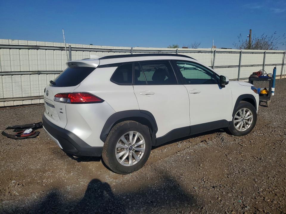 52393806 :رقم المزاد ، 7MUBAABG7NV013280 vin ، 2022 Toyota Corolla Cross مزاد بيع
