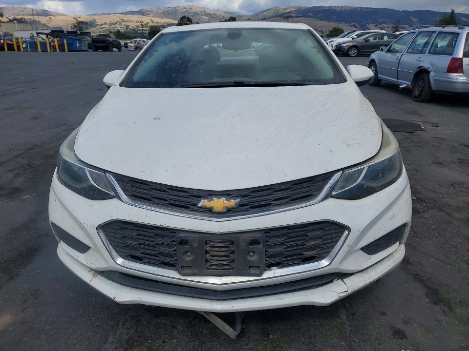 55217226 :رقم المزاد ، 1G1BE5SM8J7114529 vin ، 2018 Chevrolet Cruze مزاد بيع