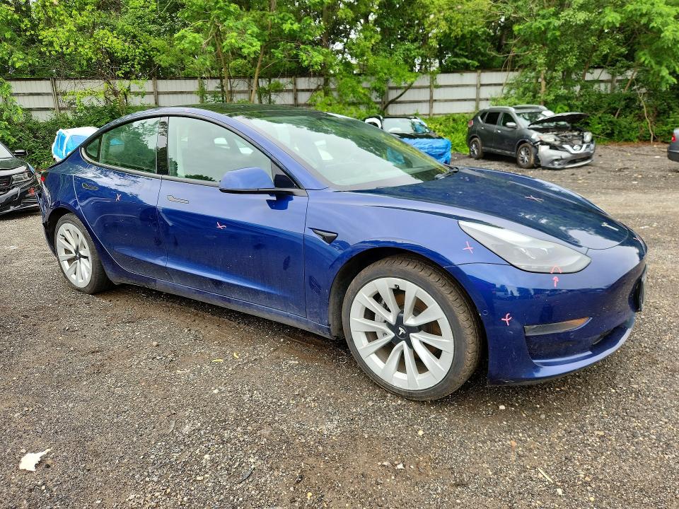 54825826 :رقم المزاد ، 5YJ3E1EA3NF370499 vin ، 2022 Tesla Model 3 مزاد بيع