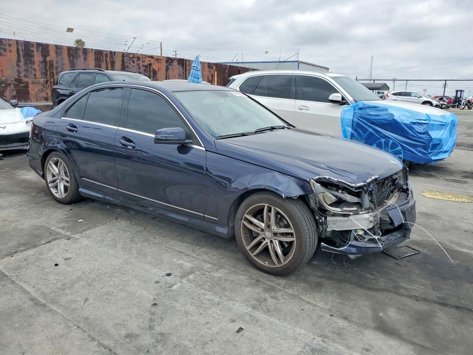 Продаж на аукціоні авто 2013 Mercedes-benz C, vin: WDDGF4HB5DR265417, номер лоту: 53662556