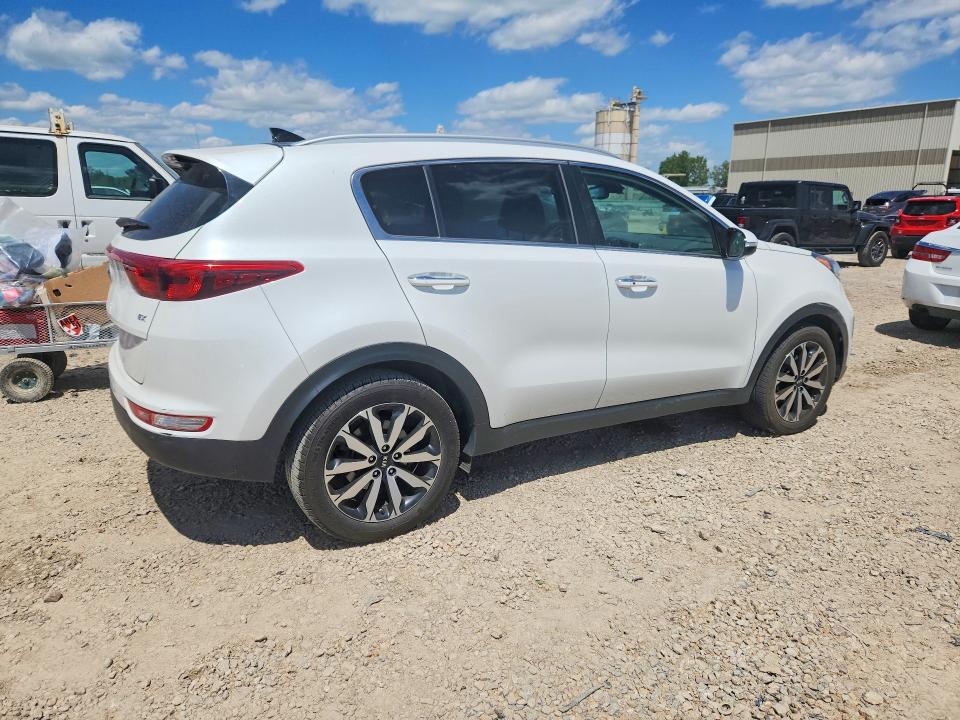 2017 Kia Sportage მანქანა იყიდება აუქციონზე, vin: KNDPN3AC0H7114187, აუქციონის ნომერი: 52876686