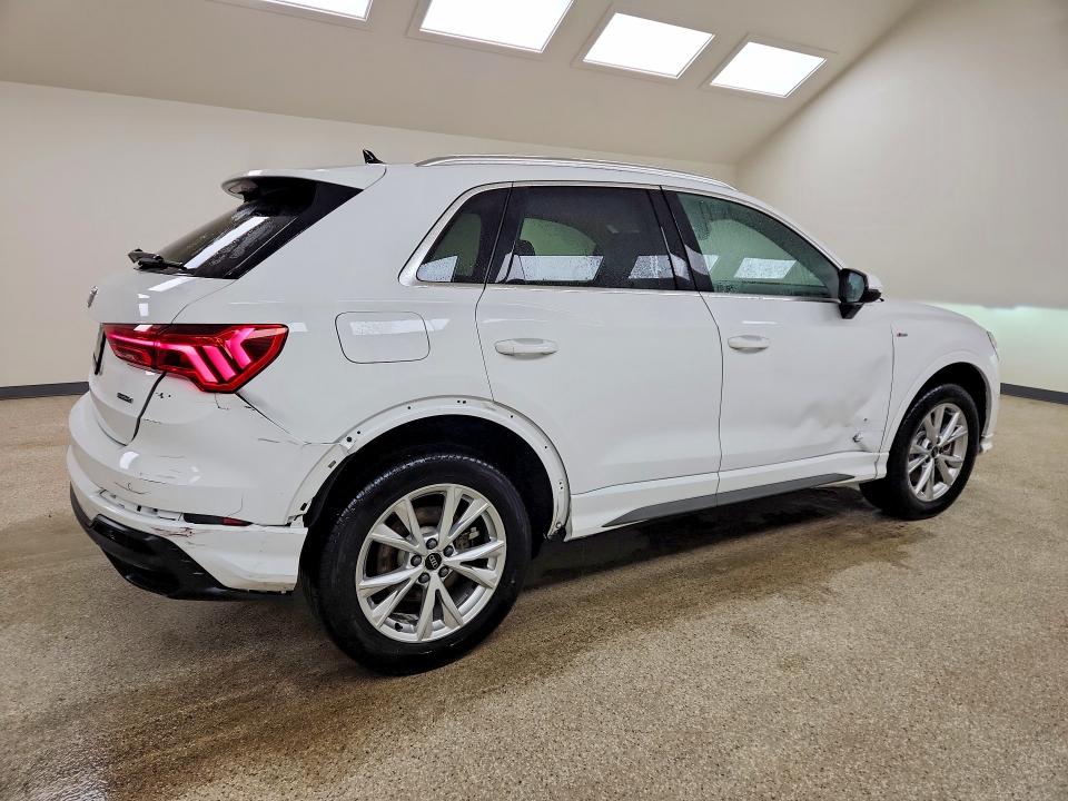 52585906 :رقم المزاد ، WA1DECF35S1015302 vin ، 2025 Audi Q3 مزاد بيع