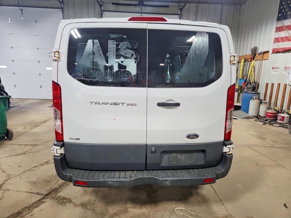 2015 Ford Transit მანქანა იყიდება აუქციონზე, vin: 1FTYR1ZM0FKB21547, აუქციონის ნომერი: 52354866