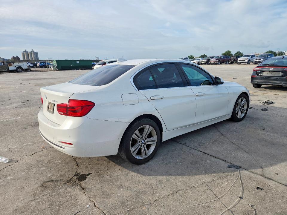 55379436 :رقم المزاد ، WBA8B9G31HNU51936 vin ، 2017 Bmw 330 مزاد بيع