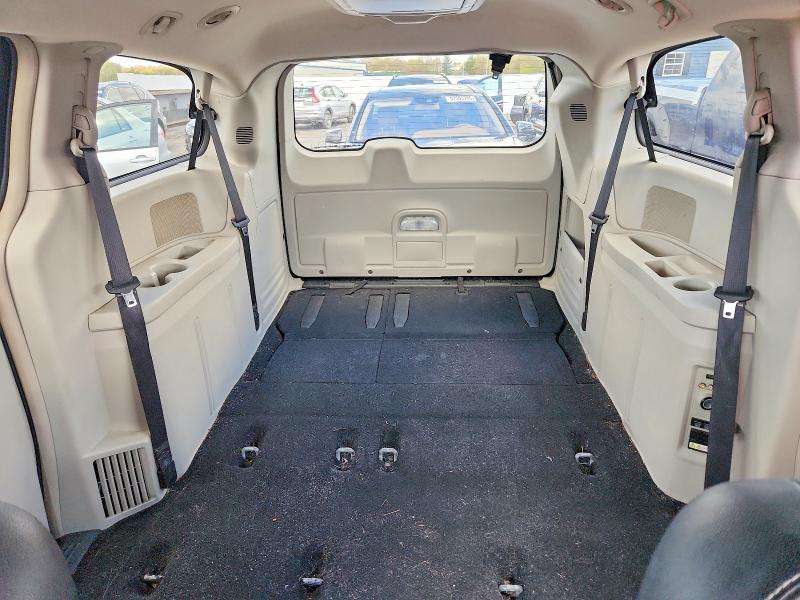 52660386 :رقم المزاد ، 2C4RC1BG5FR589138 vin ، 2015 Chrysler Town & Country مزاد بيع