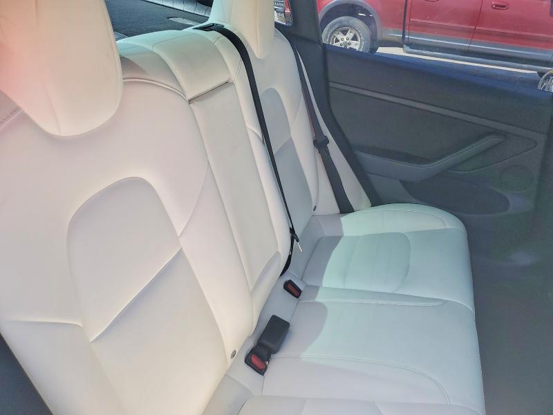 52122926 :رقم المزاد ، 5YJ3E1EC6NF262413 vin ، 2022 Tesla Model 3 مزاد بيع