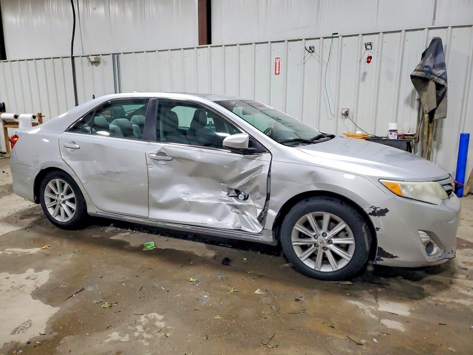52613816 :رقم المزاد ، 4T1BK1FK2CU510747 vin ، 2012 Toyota Camry مزاد بيع