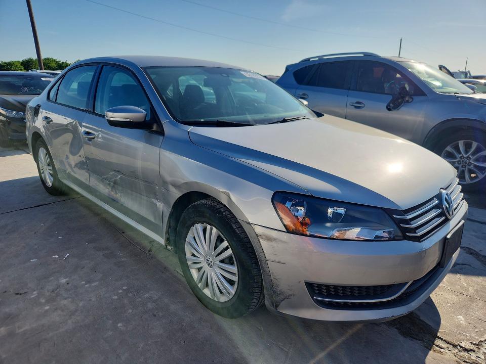 53142236 :رقم المزاد ، 1VWAT7A36EC035058 vin ، 2014 Volkswagen Passat مزاد بيع