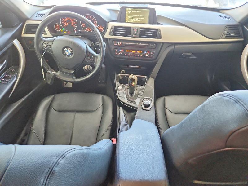 52897866 :رقم المزاد ، WBA3C3C55EK200443 vin ، 2014 Bmw 320 مزاد بيع