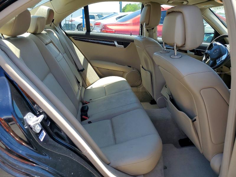 Продажа на аукционе авто 2013 Mercedes-benz C, vin: WDDGF4HB1DR272462, номер лота: 52555606