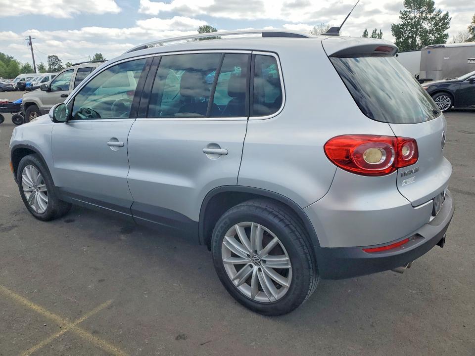 54004356 :رقم المزاد ، WVGAV7AX2BW547521 vin ، 2011 Volkswagen Tiguan مزاد بيع