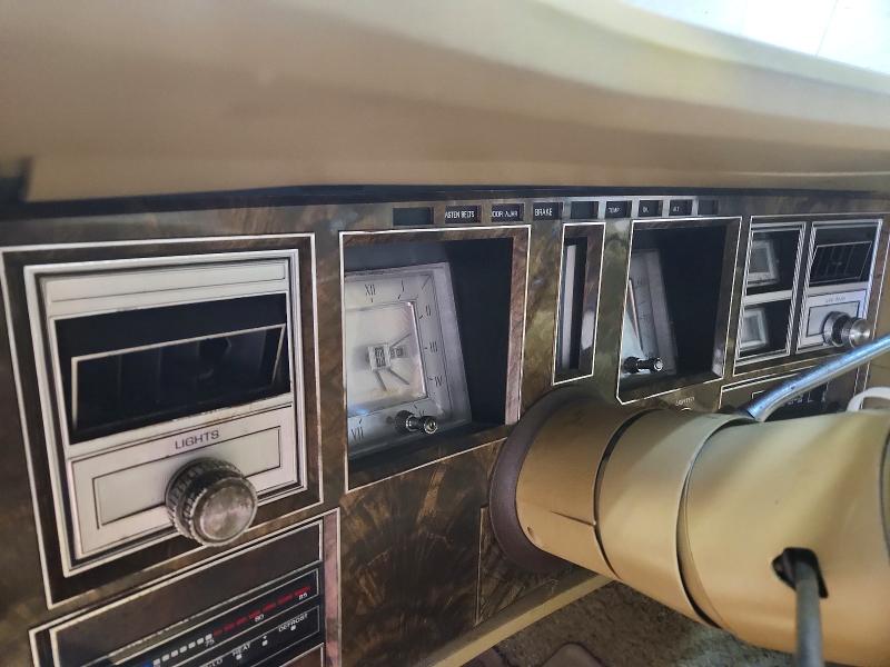 53457116 :رقم المزاد ، 7Y89A884092 vin ، 1977 Lincoln Continental مزاد بيع