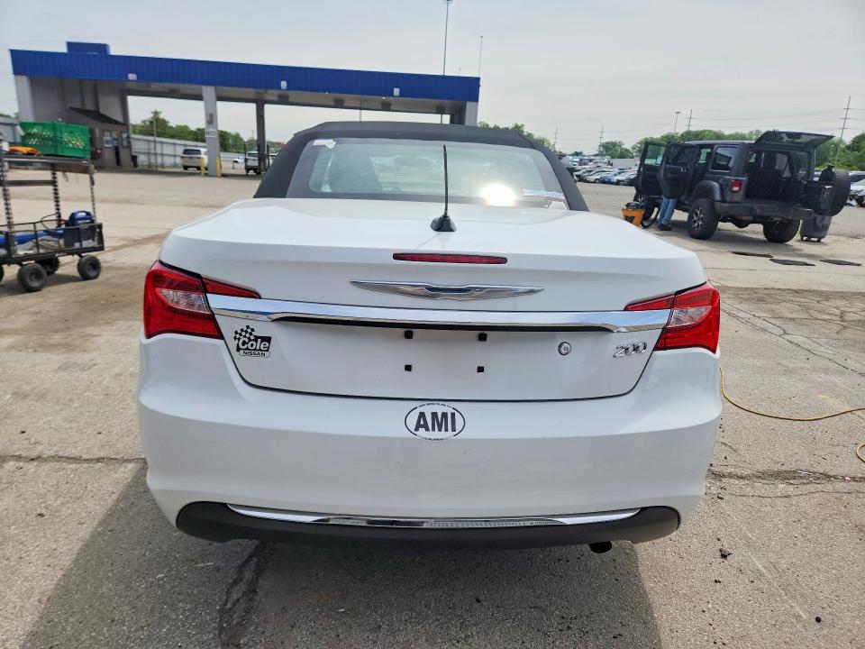 Продажа на аукционе авто 2013 Chrysler 200, vin: 1C3BCBEBXDN526770, номер лота: 54325226