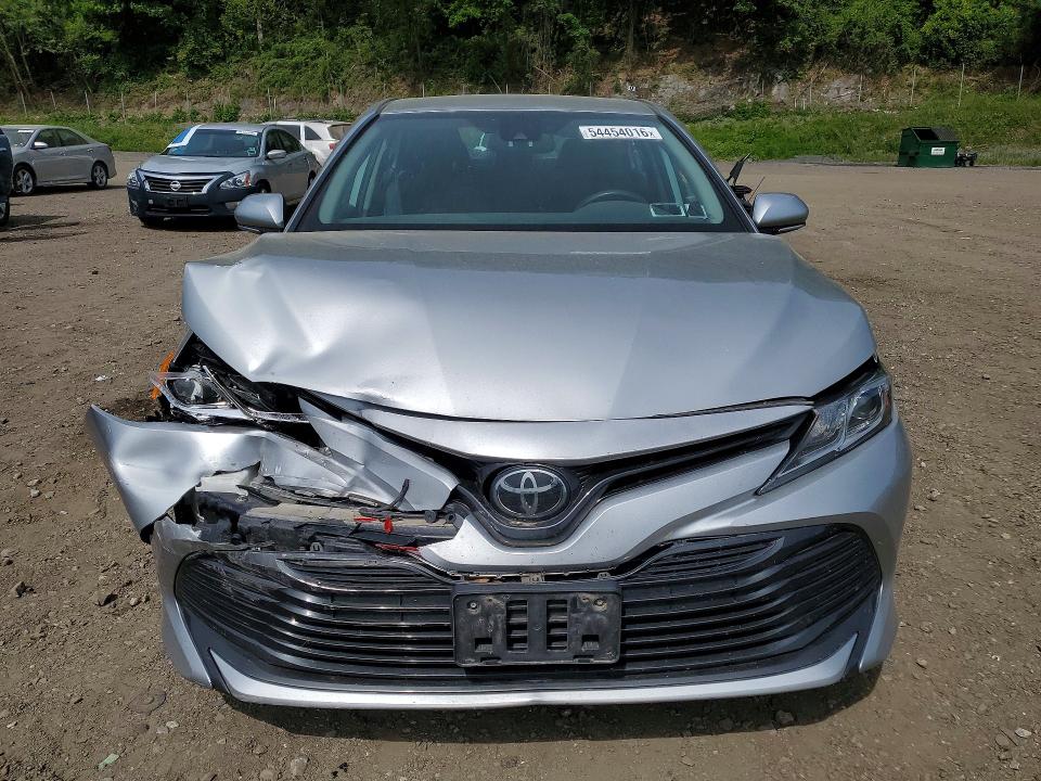 54454016 :رقم المزاد ، 4T1L11BK1LU018370 vin ، 2020 Toyota Camry مزاد بيع