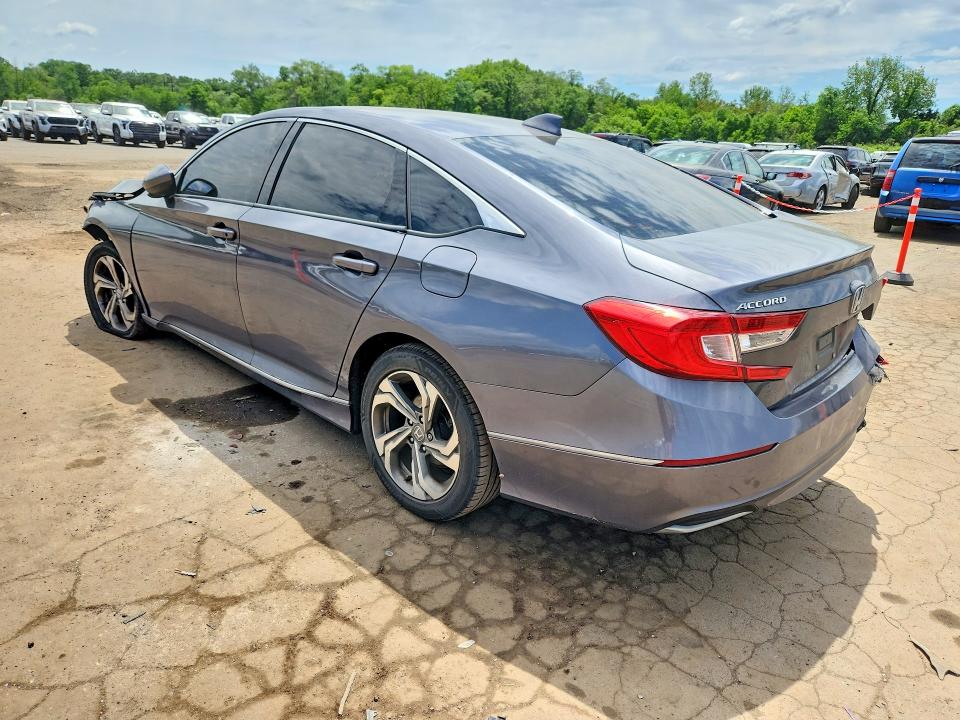 55192366 :رقم المزاد ، 1HGCV1F4XJA092844 vin ، 2018 Honda Accord مزاد بيع