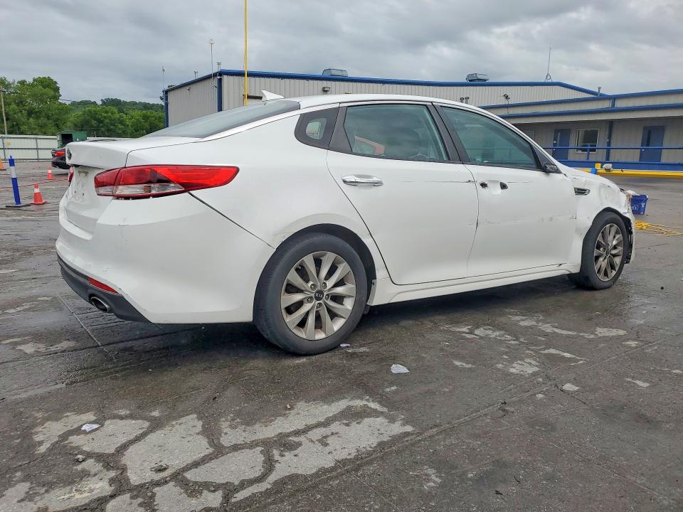 2017 Kia Optima მანქანა იყიდება აუქციონზე, vin: 5XXGT4L39HG146362, აუქციონის ნომერი: 54817816