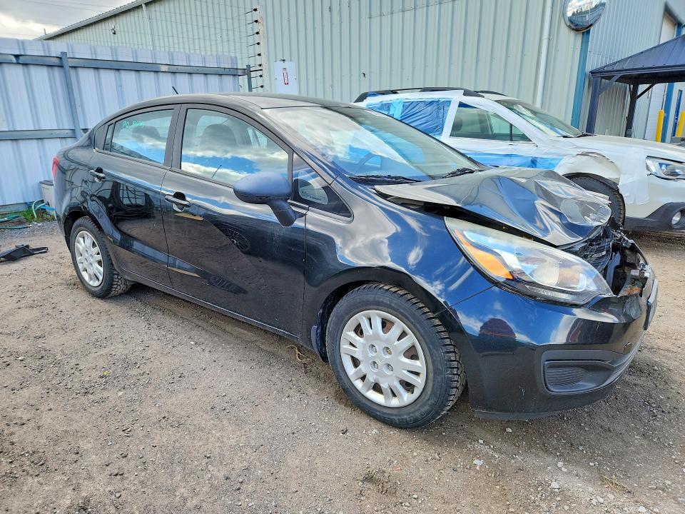 52889886 :رقم المزاد ، KNADM4A32F6455800 vin ، 2015 Kia Rio مزاد بيع