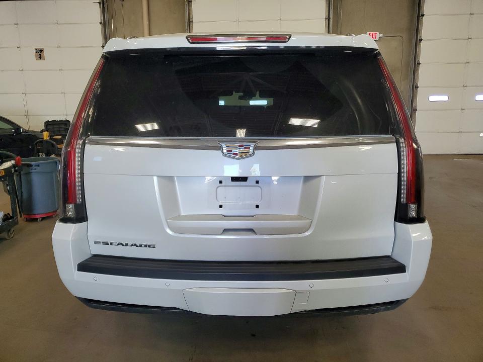 53334956 :رقم المزاد ، 1GYS4KKJ2LR226453 vin ، 2020 Cadillac Escalade مزاد بيع