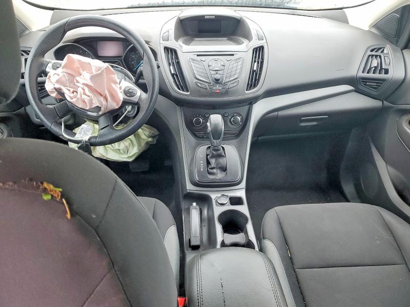 2015 Ford Escape მანქანა იყიდება აუქციონზე, vin: 1FMCU0F73FUA53696, აუქციონის ნომერი: 54182376
