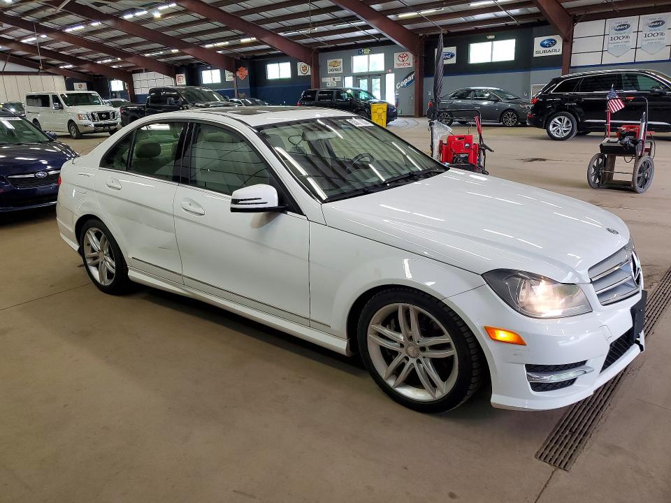 2013 Mercedes-benz C მანქანა იყიდება აუქციონზე, vin: WDDGF8AB4DR256161, აუქციონის ნომერი: 55099236