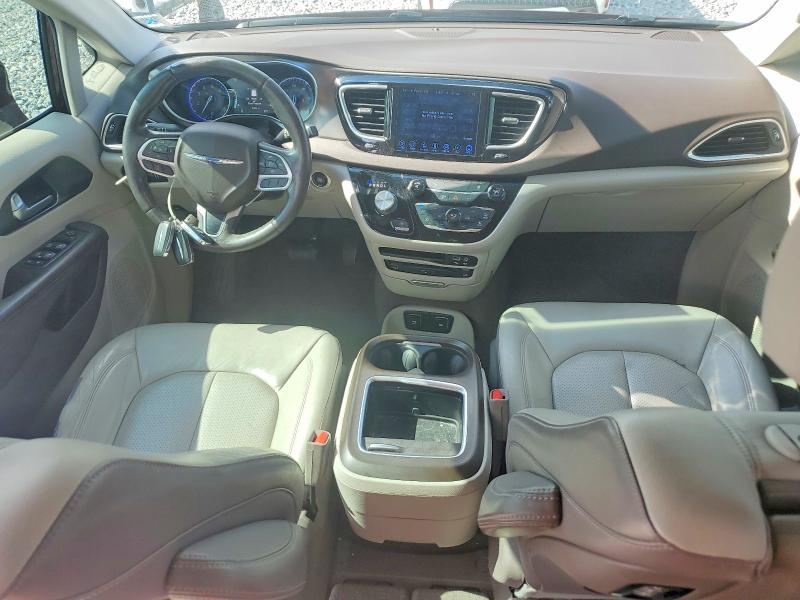 54450706 :رقم المزاد ، 2C4RC1EG0HR669963 vin ، 2017 Chrysler Pacifica مزاد بيع