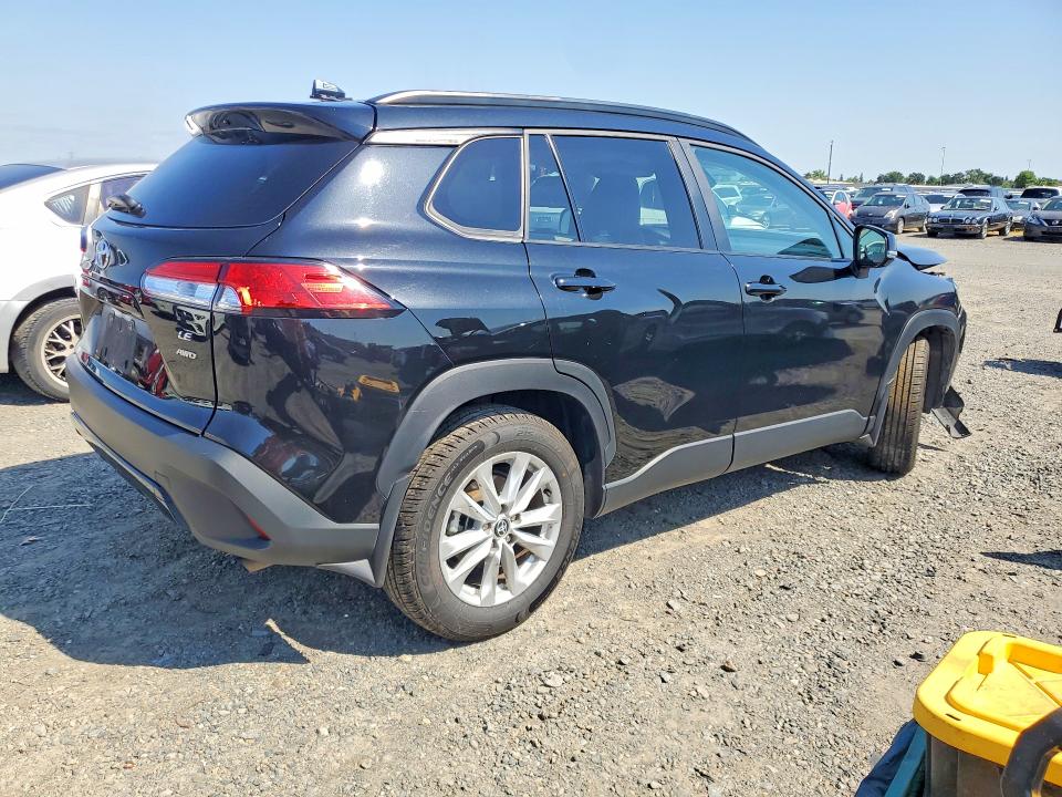 52753026 :رقم المزاد ، 7MUBAABG5NV040185 vin ، 2022 Toyota Corolla Cross مزاد بيع