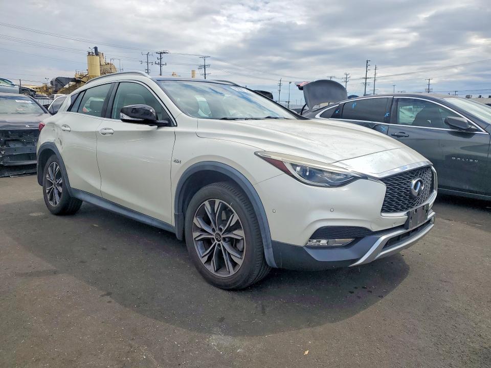 52507586 :رقم المزاد ، SJKCH5CR1HA037302 vin ، 2017 Infiniti Qx30 مزاد بيع