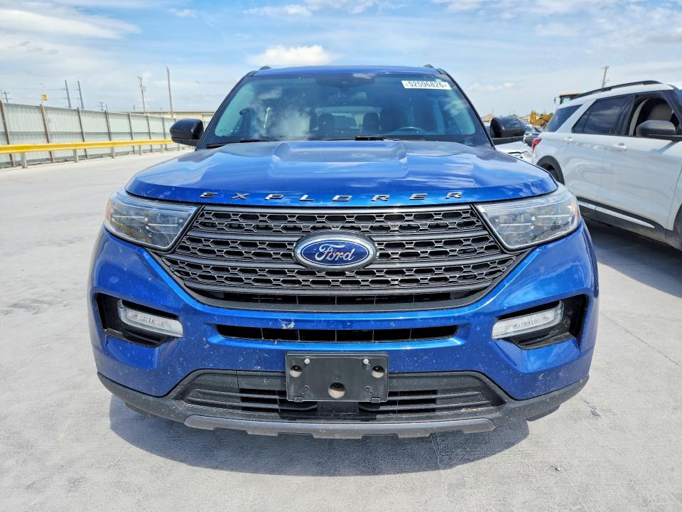 Продажа на аукционе авто 2022 Ford Explorer, vin: 1FMSK7DH3NGB70570, номер лота: 52596826