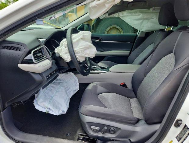 Продаж на аукціоні авто 2021 Toyota Camry, vin: 4T1C11AK5MU542964, номер лоту: 55369646