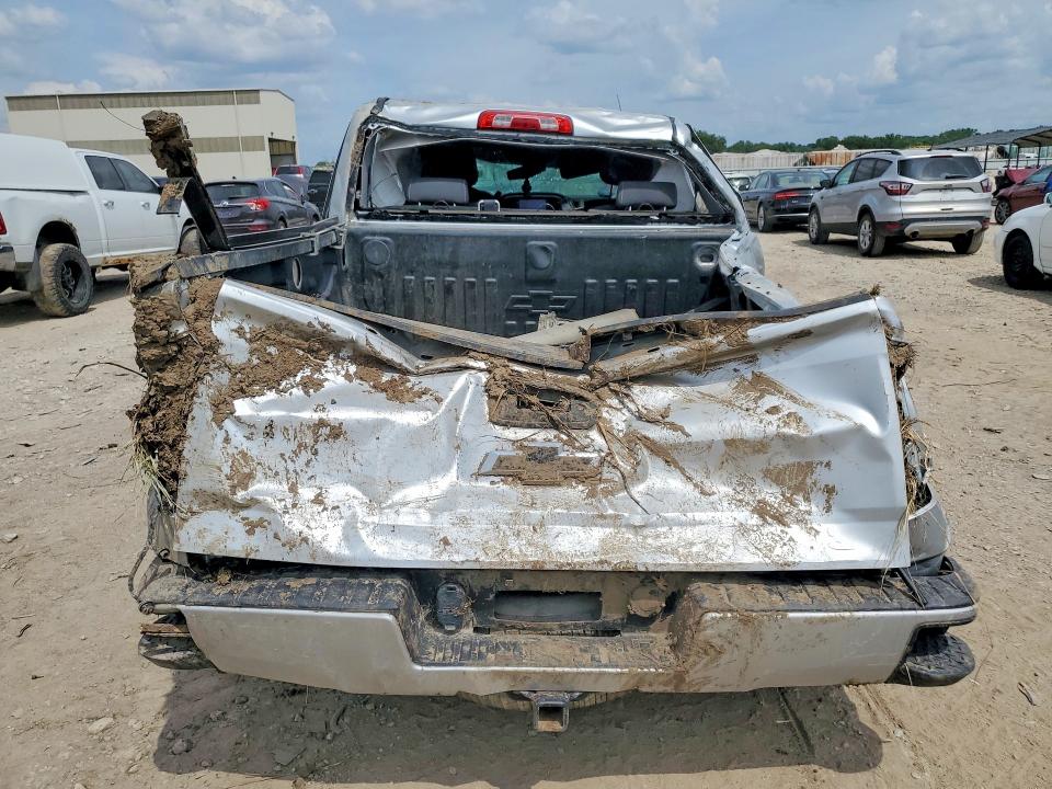 Продаж на аукціоні авто 2018 Chevrolet Silverado, vin: 3GCUKREC3JG204615, номер лоту: 54665096