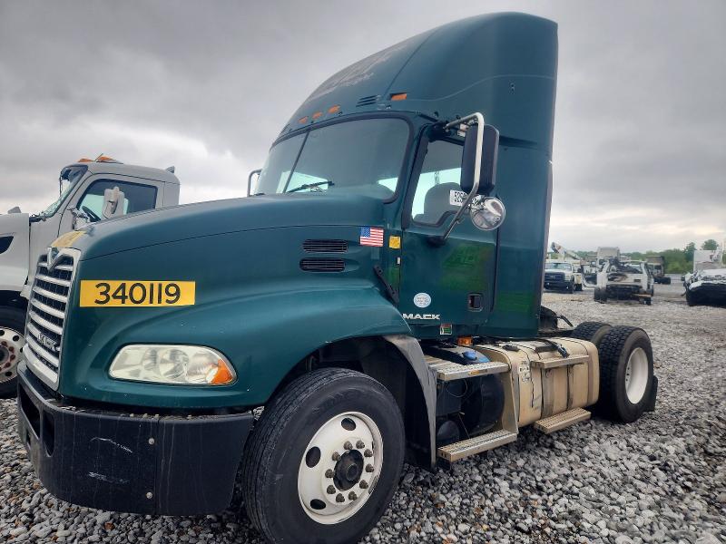 52597026 :رقم المزاد ، 1M1AW01X0FM006977 vin ، 2015 Mack 600 مزاد بيع