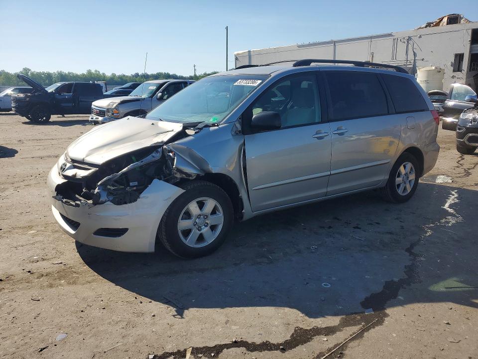 53733286 :رقم المزاد ، 5TDKK4CCXAS296398 vin ، 2010 Toyota Sienna مزاد بيع