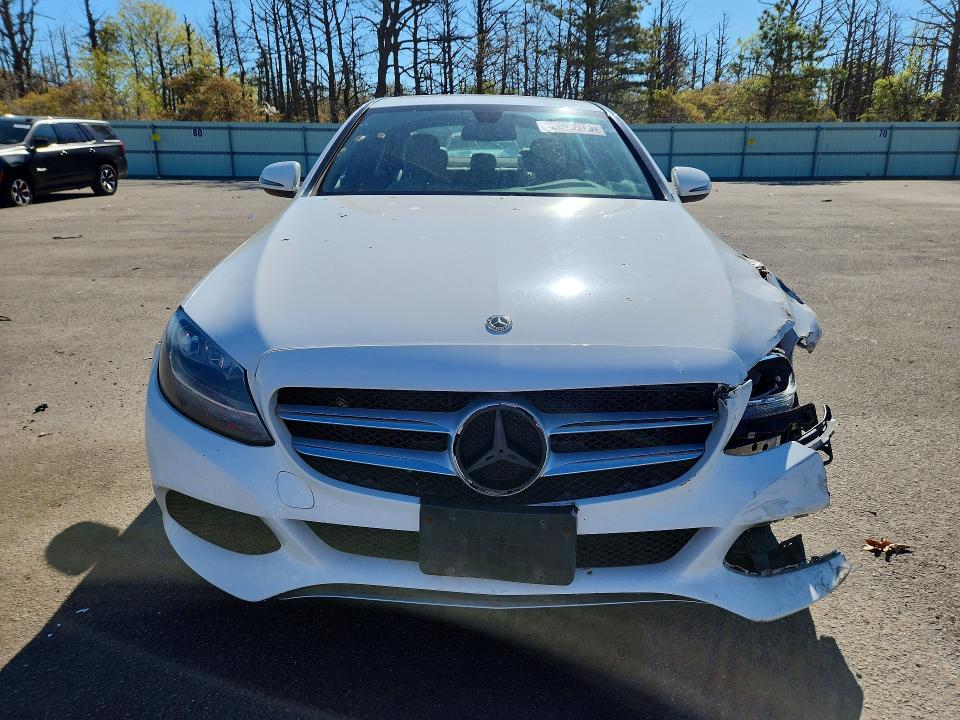 Продажа на аукционе авто 2018 Mercedes-benz C, vin: 55SWF4KB3JU239073, номер лота: 52693076