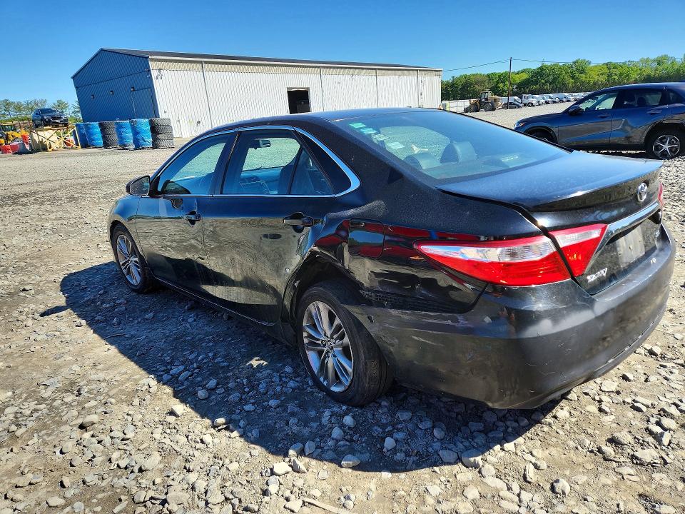 52699406 :رقم المزاد ، 4T1BF1FK3FU067680 vin ، 2015 Toyt Camry مزاد بيع