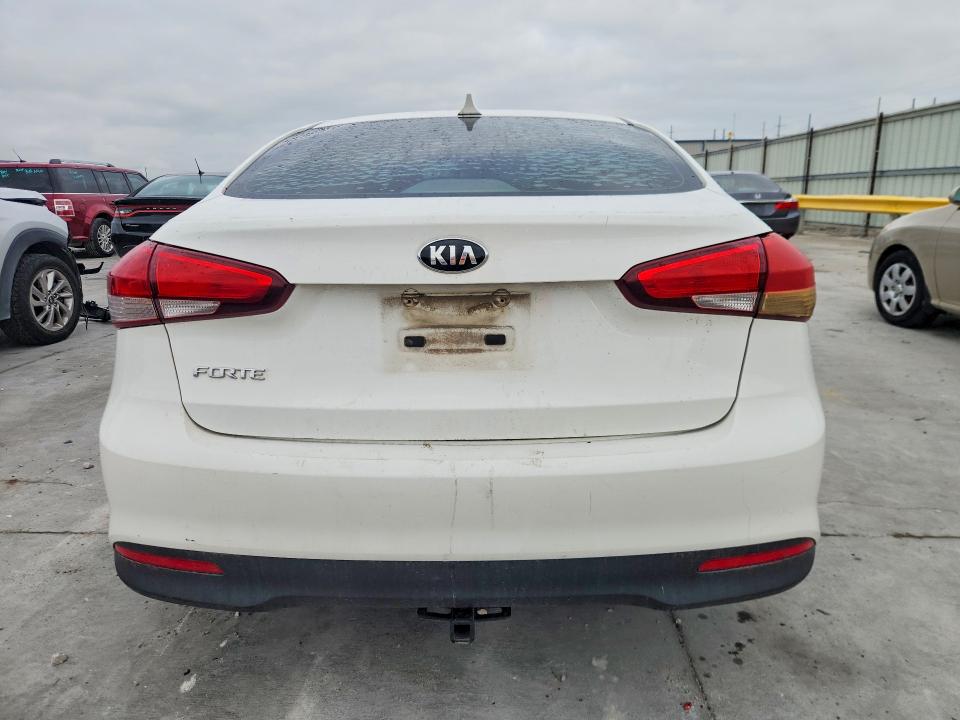 2017 Kia Forte მანქანა იყიდება აუქციონზე, vin: 3KPFK4A73HE065371, აუქციონის ნომერი: 54729066
