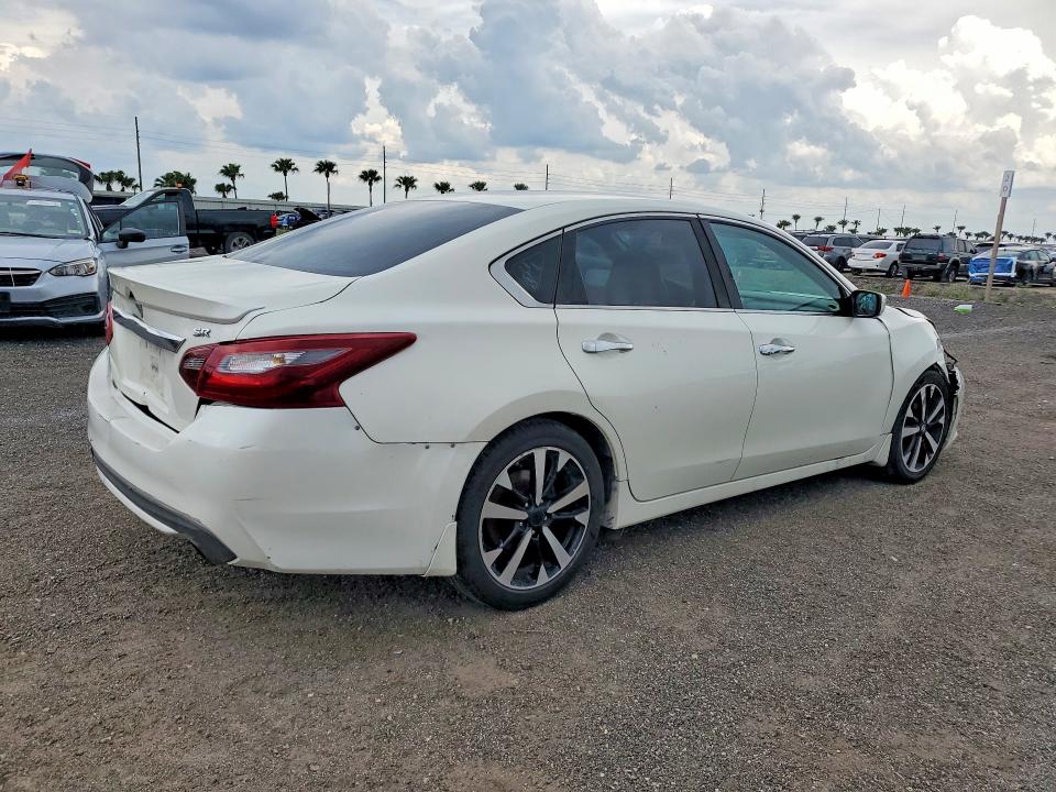 2018 Nissan Altima S მანქანა იყიდება აუქციონზე, vin: 1N4AL3AP8JC144717, აუქციონის ნომერი: 53096216