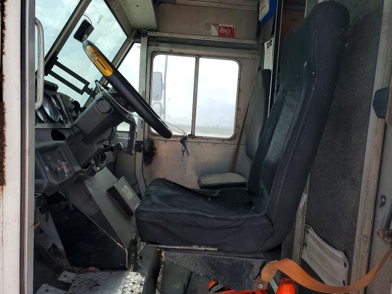 Продажа на аукционе авто 2000 Freightliner Chassis, vin: 4UZA4FA46YCF82045, номер лота: 50566306