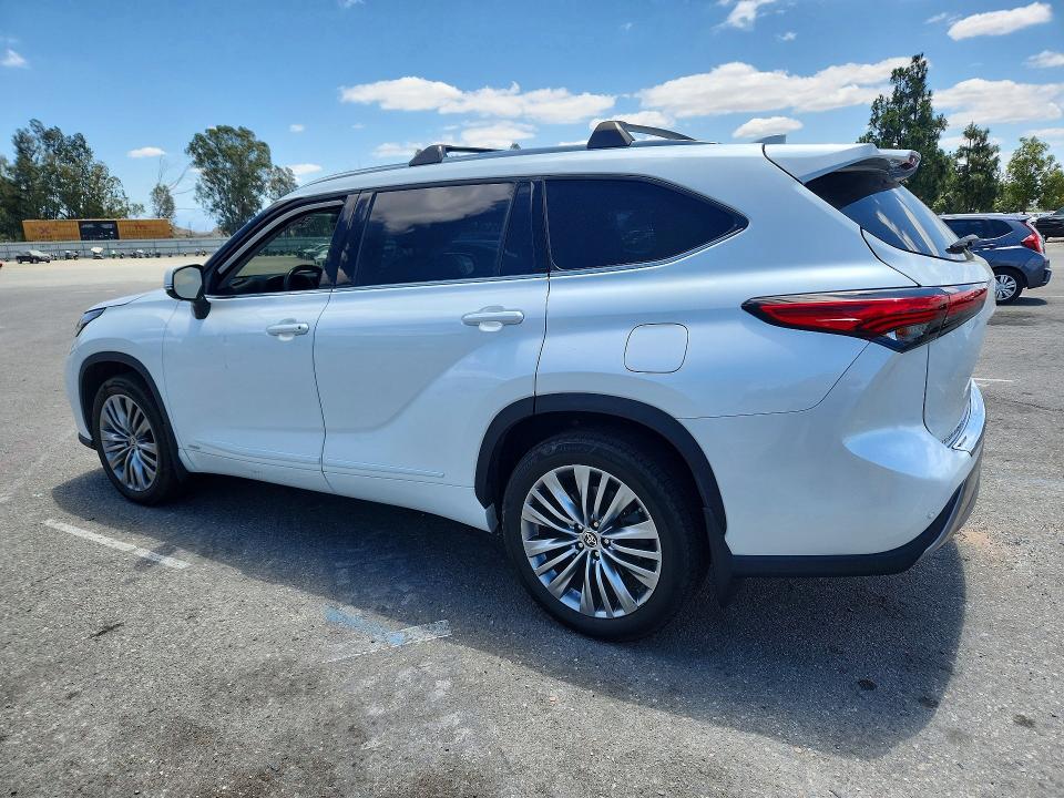 Продажа на аукционе авто 2022 Toyota Highlander, vin: 5TDEBRCH5NS078333, номер лота: 54830856