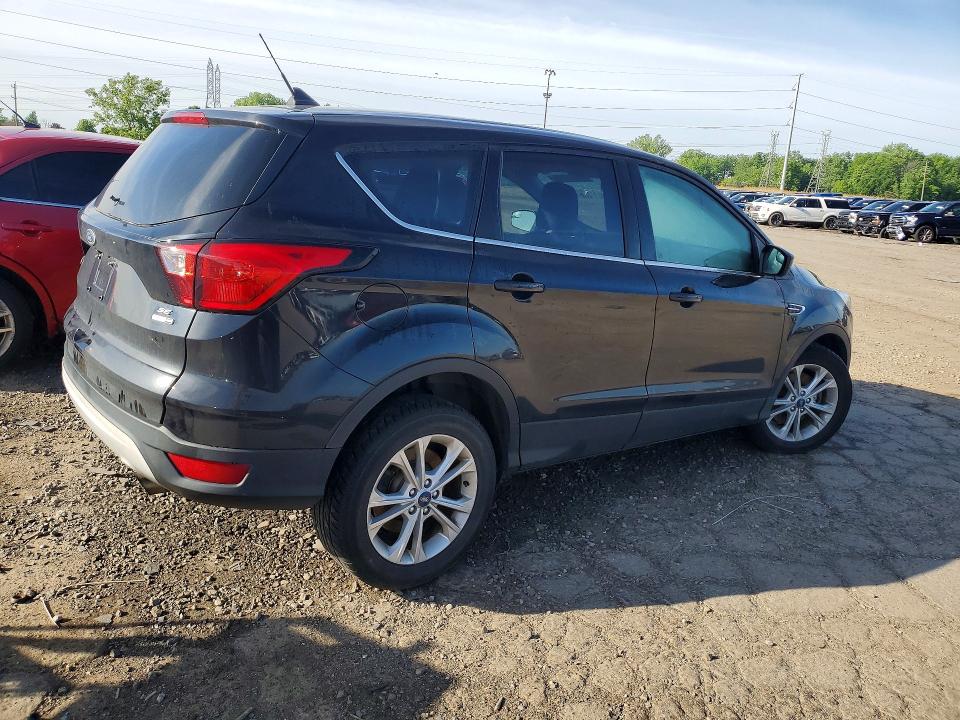 54671096 :رقم المزاد ، 1FMCU9GDXKUC00292 vin ، 2019 Ford Escape مزاد بيع