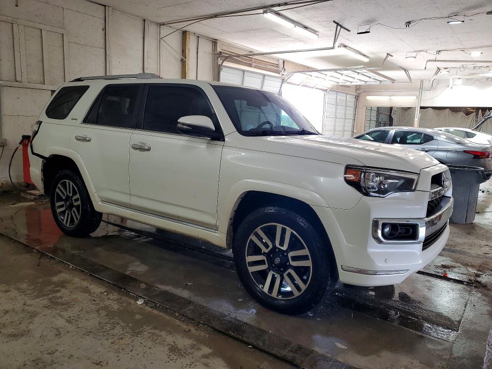 52165556 :رقم المزاد ، JTEBU5JR1H5420223 vin ، 2017 Toyota 4runner مزاد بيع