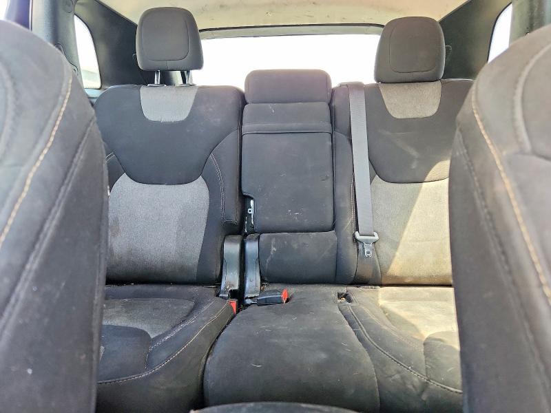 54465286 :رقم المزاد ، 1C4PJLCB1JD563742 vin ، 2018 Jeep Cherokee مزاد بيع