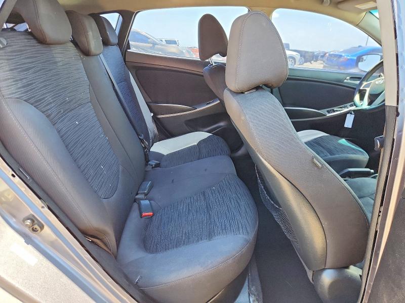52907576 :رقم المزاد ، KMHCT5AE4FU228303 vin ، 2015 Hyundai Accent مزاد بيع