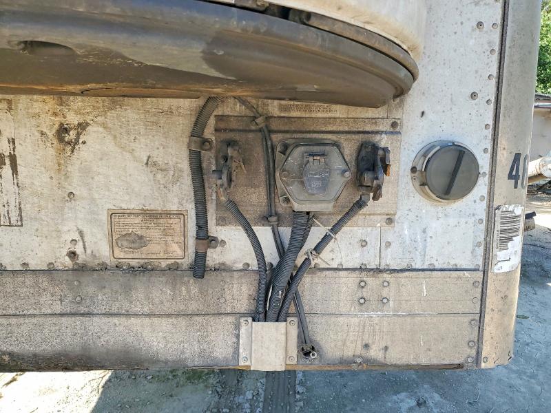 50330646 :رقم المزاد ، 1UYVS25326U863402 vin ، 2006 Utility Trailer Utility Tr مزاد بيع