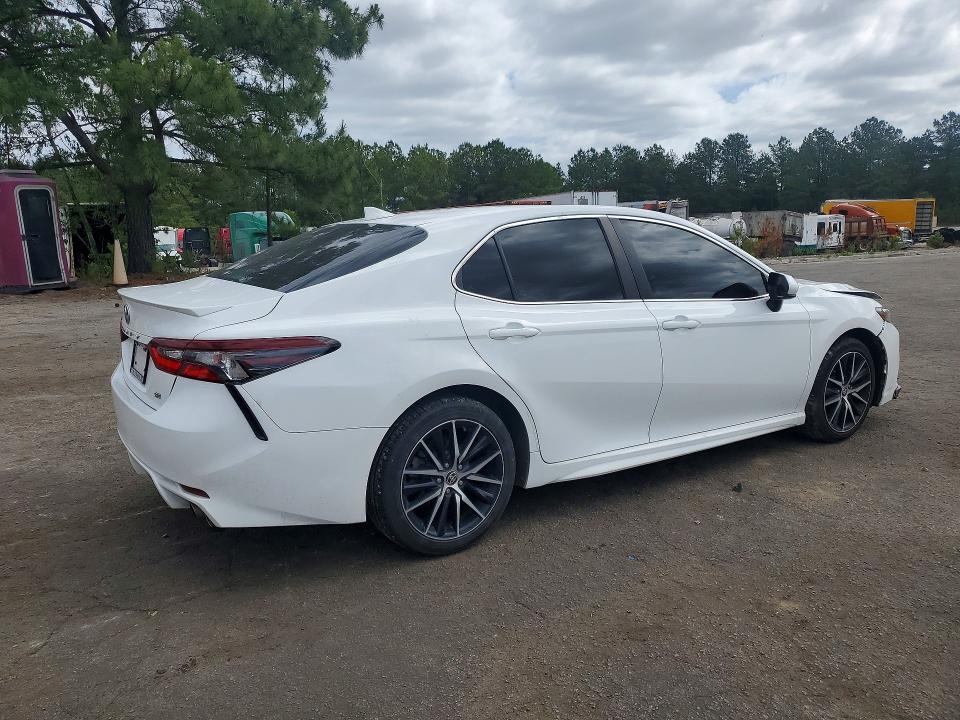 2021 Toyota Camry მანქანა იყიდება აუქციონზე, vin: 4T1G11AK9MU417645, აუქციონის ნომერი: 53470446