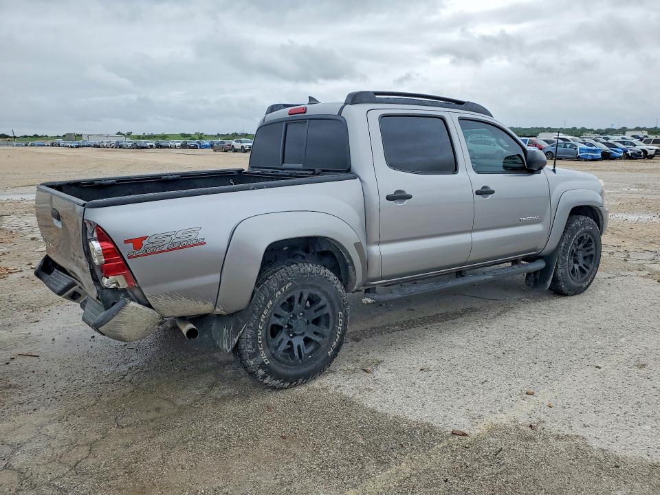 52145696 :رقم المزاد ، 5TFJU4GN5FX079134 vin ، 2015 Toyota Tacoma مزاد بيع