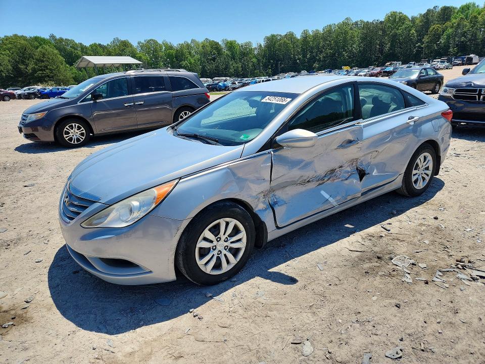 54251066 :رقم المزاد ، 5NPEB4AC8DH557599 vin ، 2013 Hyundai Sonata مزاد بيع
