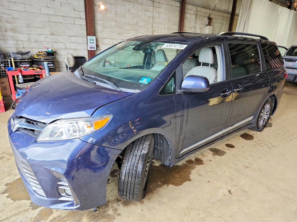 53874776 :رقم المزاد ، 5TDYZ3DC6JS954751 vin ، 2018 Toyota Sienna مزاد بيع