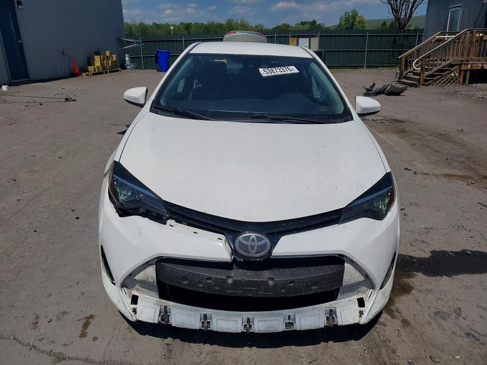 53873376 :رقم المزاد ، 5YFBURHE1JP805899 vin ، 2018 Toyota Corolla مزاد بيع