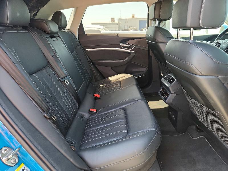 Продажа на аукционе авто 2019 Audi E-tron, vin: WA1VABGE0KB016507, номер лота: 52081146